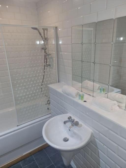 65 Renfield St 2 Bed Apartment Glasgow Esterno foto